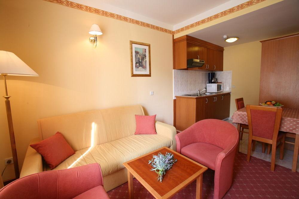 Valamar Villa Adria Башка Экстерьер фото