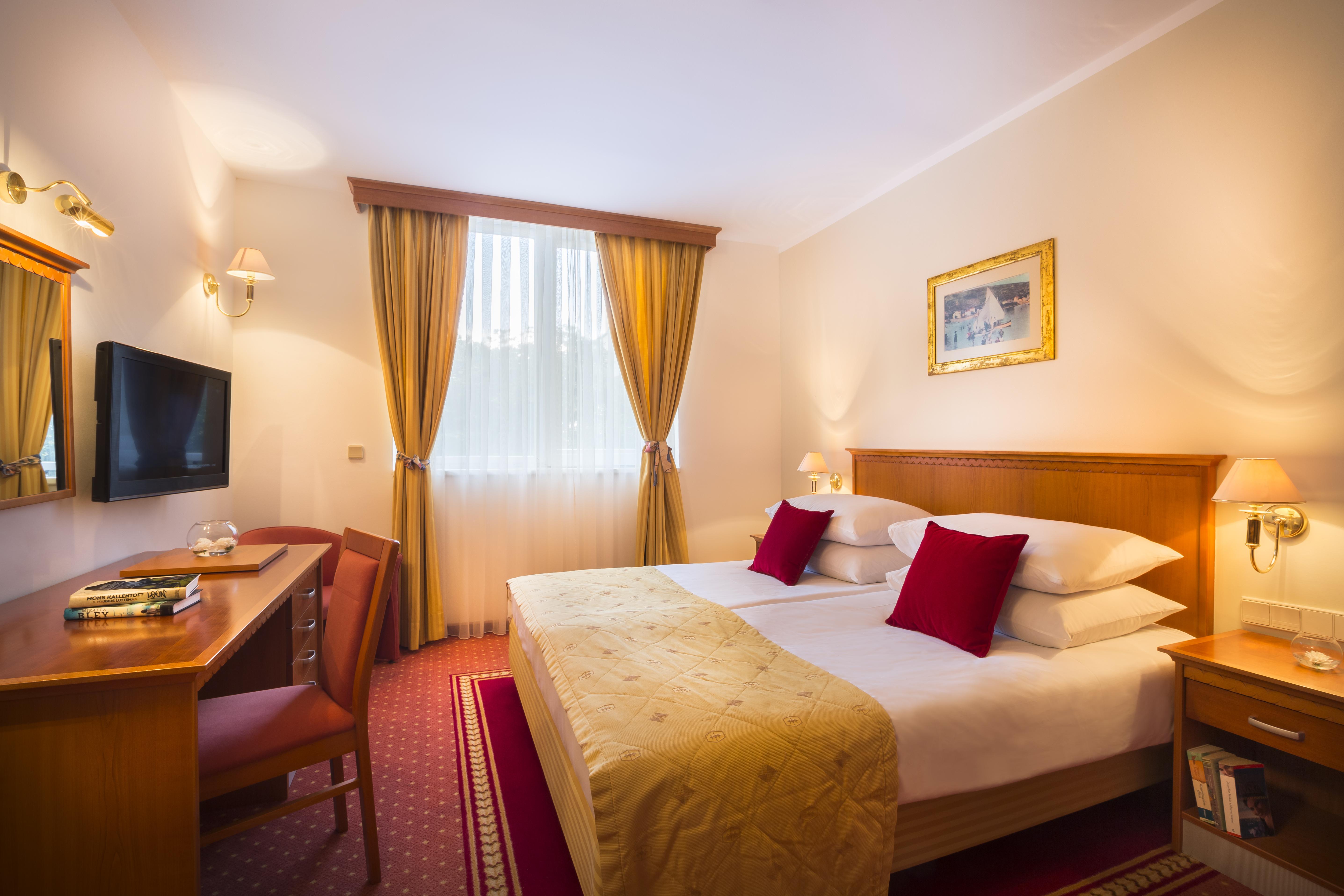 Valamar Villa Adria Башка Экстерьер фото