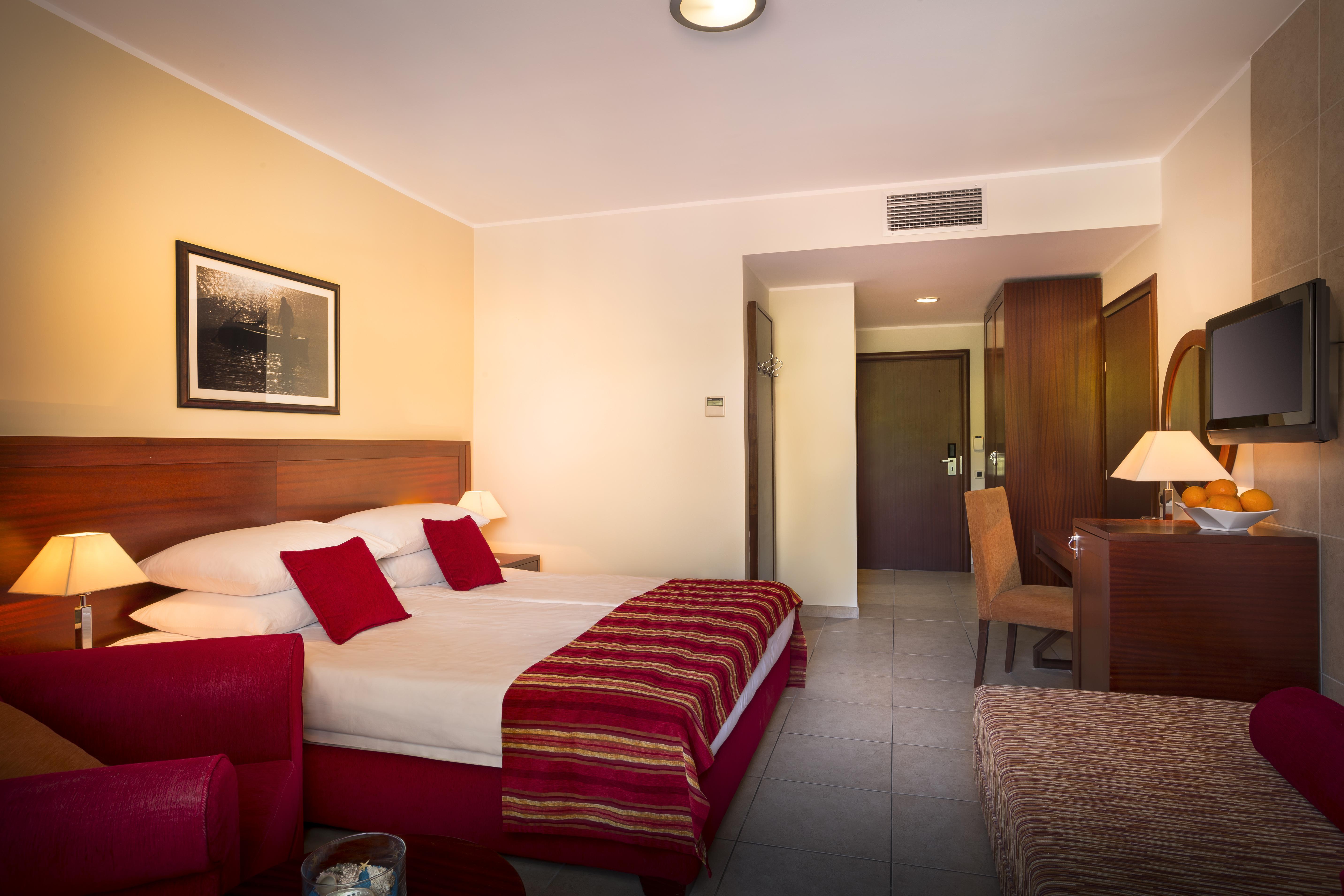 Valamar Villa Adria Башка Экстерьер фото