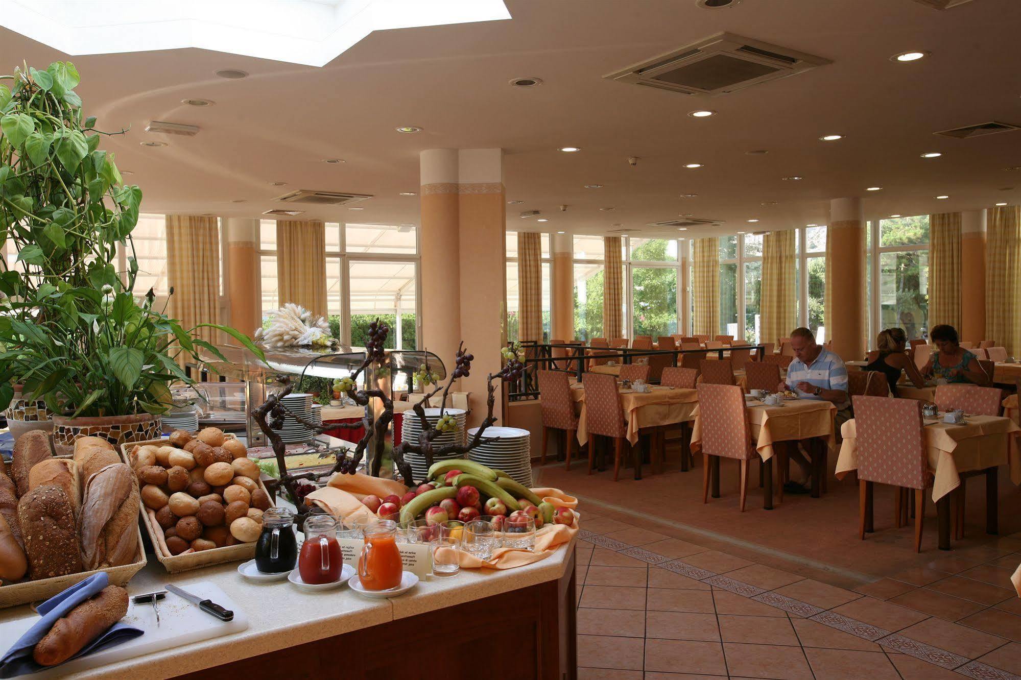 Valamar Villa Adria Башка Экстерьер фото